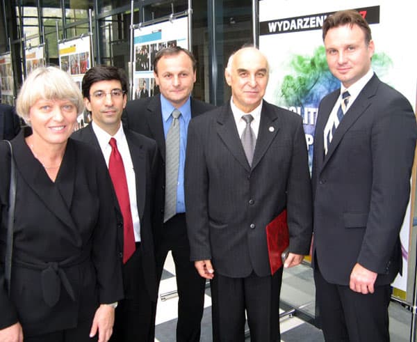 Dr. Kasia Stadnik, Illinois State University; prof. Sam Catanzaro, Assistant Dean at ISU; Andrew Mikołajczyk; Rektor Jerzy Skubis and Dr. Andrzej Duda, Undesecretary of Stanu in the Office of the President of Republic of Poland. 