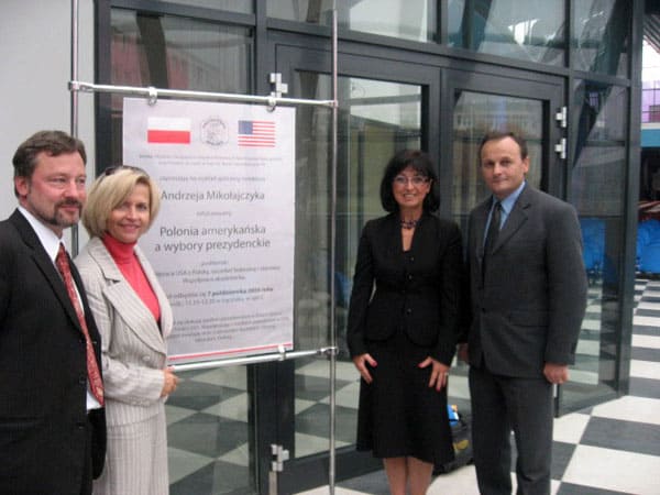 Prof. Krzysztof Malik, Urszula Ciołeszyńska, A. Mikołajczyk and dr. hab. Agata Zagórowska after the lecture about Polish American Community in the United States 