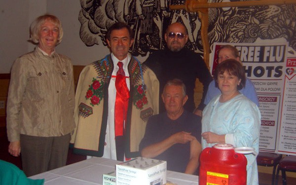 Od lewej: Halina Szarkowska, lekarz ZPPA, prezes ZLP dr Bronisław Orawiec, red. mgr Jan Skupieñ, red. Miłosz Sowa, Sylwia Gawrysiuk, Jolanta Jaworska. Dom Podhalan, Chicago, 17 listopada 2008.