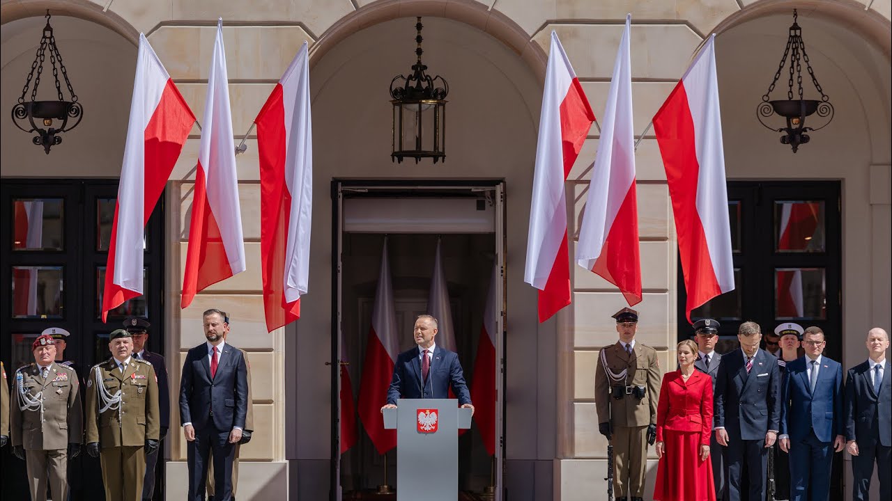 Niech żyje Polska! #DzieńFlagi 🇵🇱
